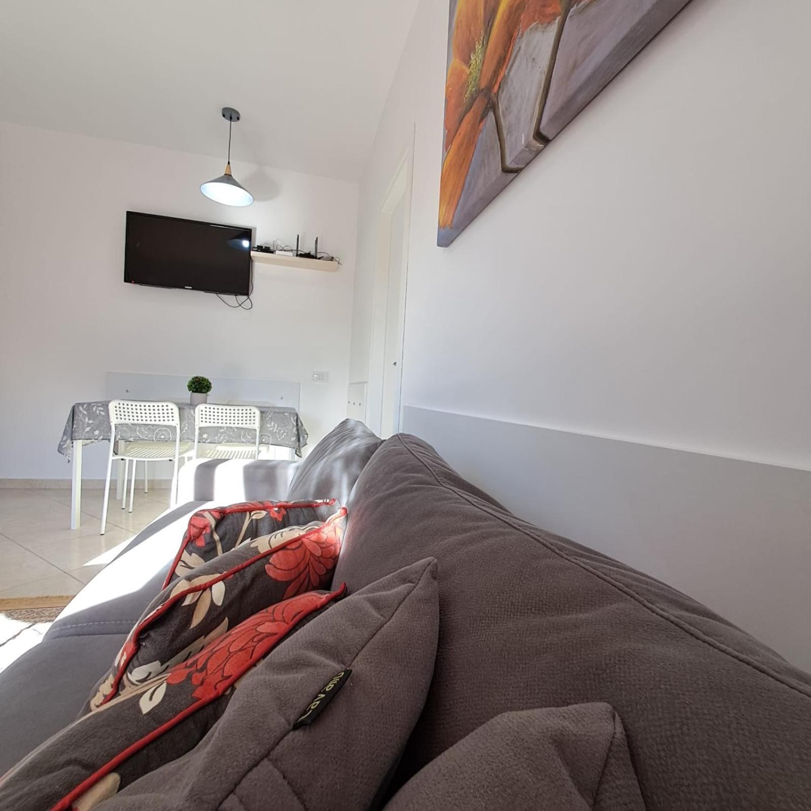 Flowers & Green 2 Bedrooms Apartment & Box Garage Vlorë Exterior foto