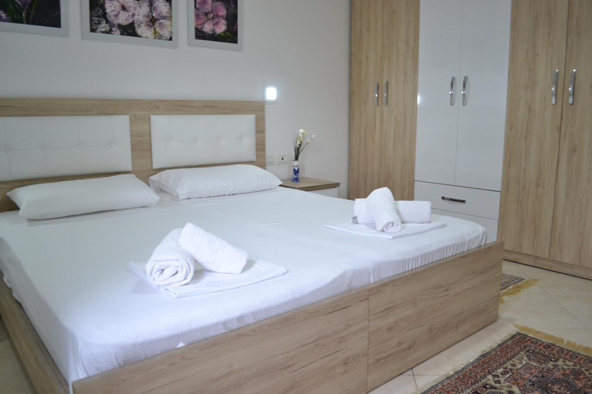Flowers & Green 2 Bedrooms Apartment & Box Garage Vlorë Exterior foto